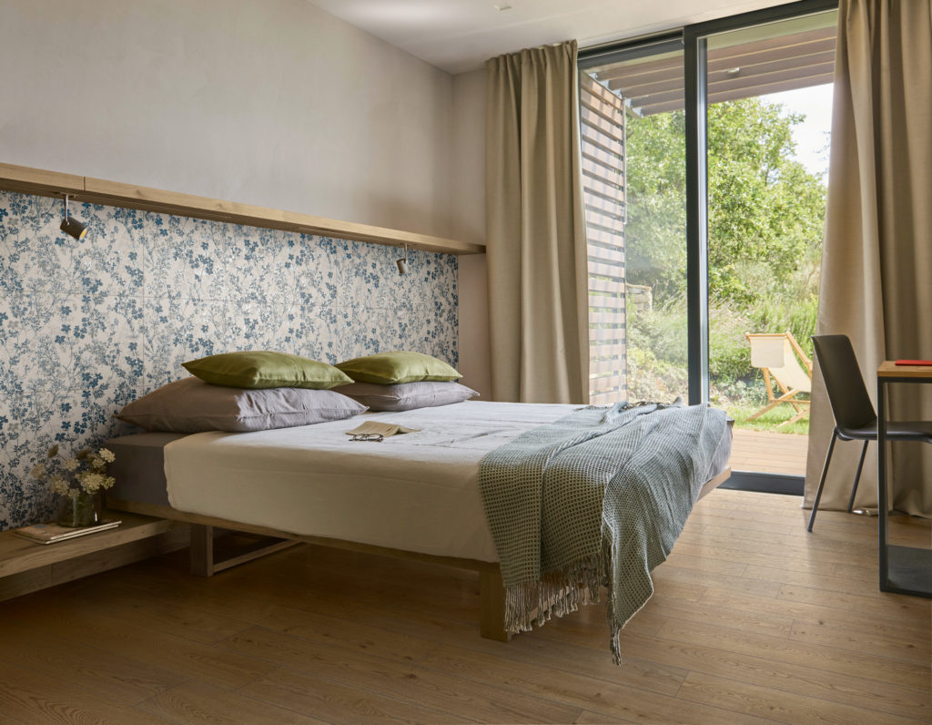 Schlafzimmer mit FLiesen